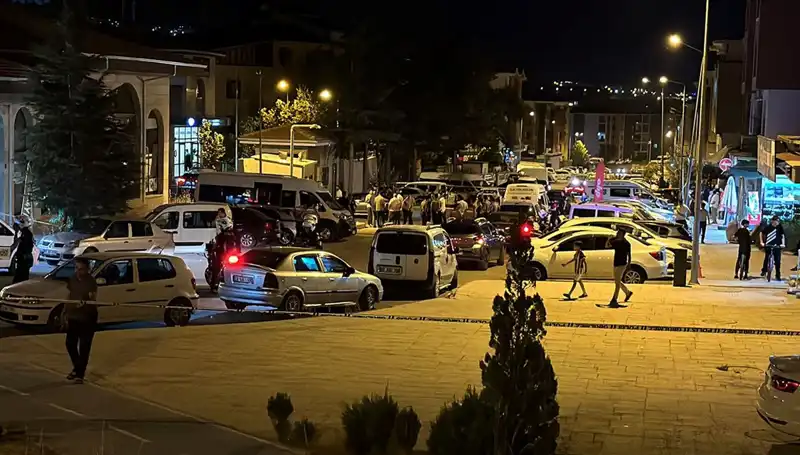 İki Aile Arasındaki Kavga Kanlı Bitti: 1 Ağır, 3 Yaralı!