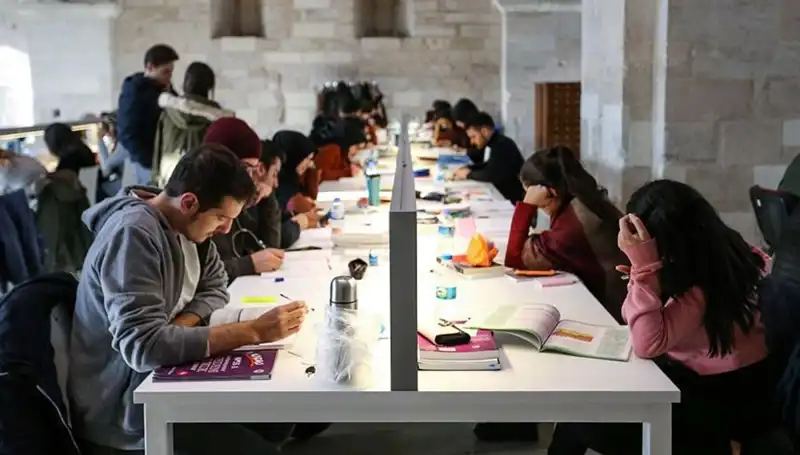 Üniversiteler Yeni Eğitim Döneminin Başlangıç Tarihlerini Açıkladı