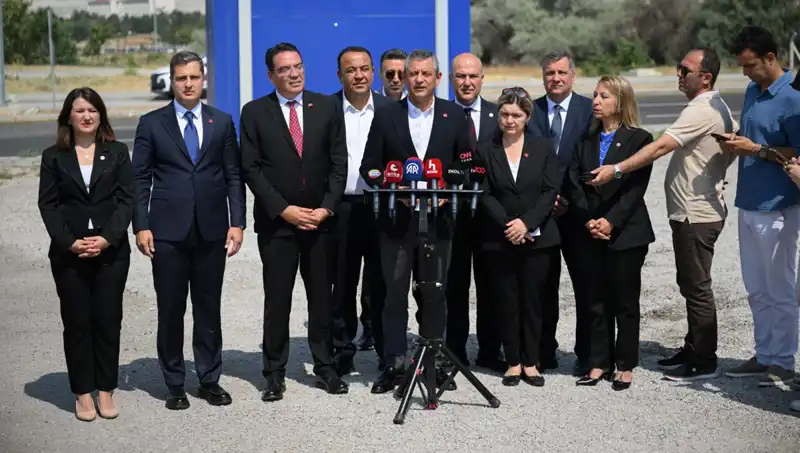 Özgür Özel, TUSAŞ Ziyaretiyle Milli Savunma Sanayisini Destekledi