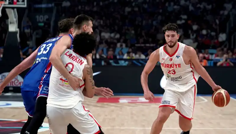 12 Dev Adam, İsveç'i 16. Turda Alt Etti: Basketbol Tutkusu Yükseliyor!